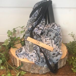 D&Y figure 8 neck scarf